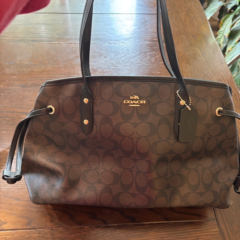 Coach Signature Brown Shoulder Bag